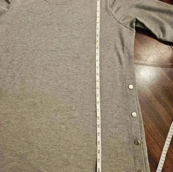 Ideology Gray Long Sleeve Round Neck Side Snap Long Tunic Plus 1X EUC - Picture 11 of 14